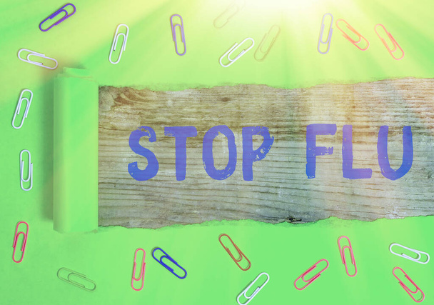 Pisanie tekstu Stop grypie. Koncepcja biznesowa leczenia zakaźnych chorób układu oddechowego wywołanych wirusem grypy. - Zdjęcie, obraz