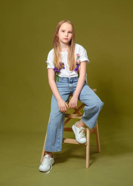 portrait of little model girl in studio - Foto, Imagen