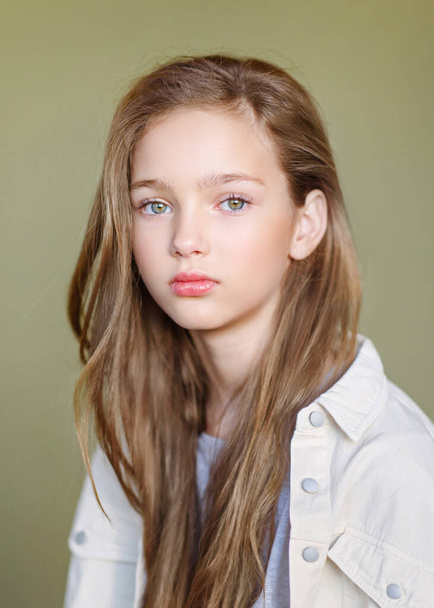 portrait of young model girl in studio - 写真・画像