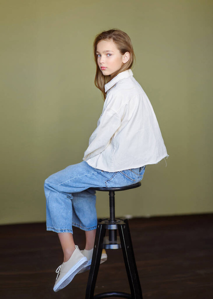 portrait of young model girl in studio - Fotografie, Obrázek