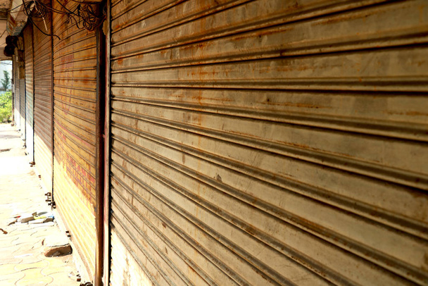 sklepy są zamknięte podczas pandemii pandemicznej w Indiach   - Zdjęcie, obraz