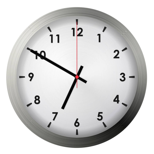 Αναλογικό μεταλλικό ρολόι τοίχου απομονωμένο σε λευκό φόντο. - Φωτογραφία, εικόνα