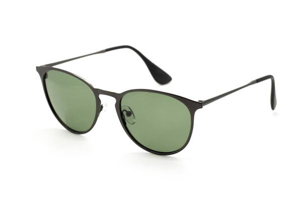 Зображення сучасних модних сонцезахисних окулярів, ізольованих на білому тлі, окуляри.. - Фото, зображення