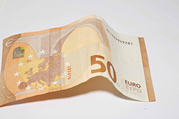 Samstag, 18. April 2020: Lodz Polen. 50 EURO auf weißem Hintergrund - Foto, Bild