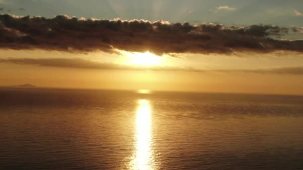 Pôr do sol sobre Oceano Laranja Sol Mar bonito Ondas de água Santorini
 - Filmagem, Vídeo