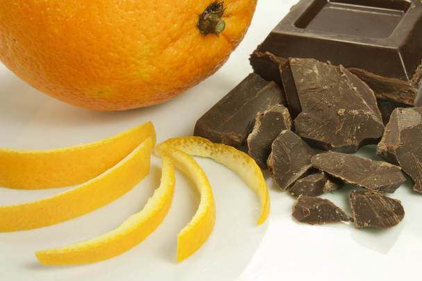 sinaasappelschil en chocolade - Foto, afbeelding