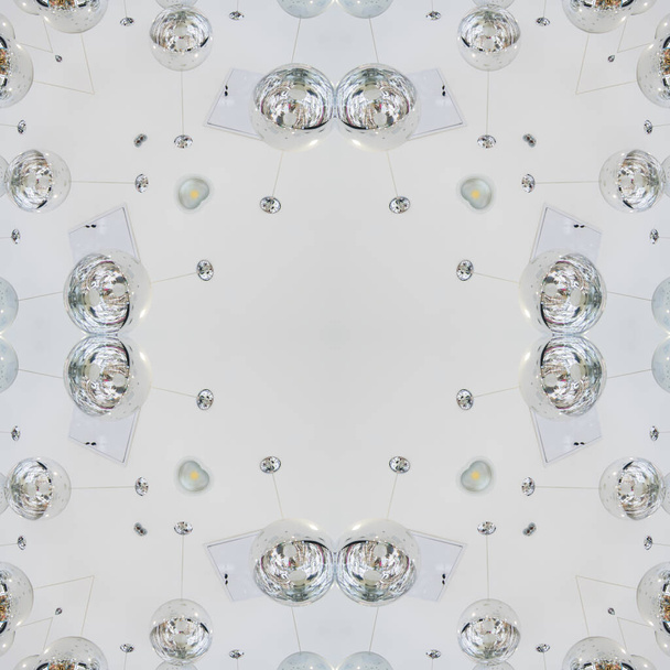 Kaleidoskop, xor, Fliese aus dem Foto - Glaskugeln und Tropfen, mundgeblasenes Glas. Lichter, Glanz, Glanz. Weiß. Glamour - Foto, Bild