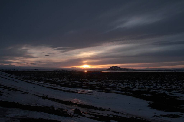 An amazing view of a breathtaking Iceland landscape on a sunrise background - Foto, Imagem