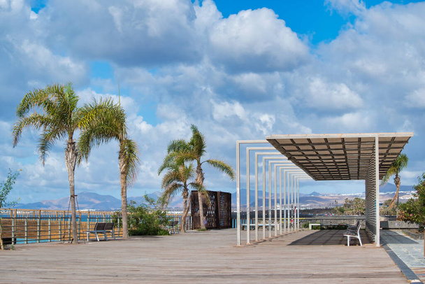 Arrecife Lanzarote adasının merkezine park et. - Fotoğraf, Görsel