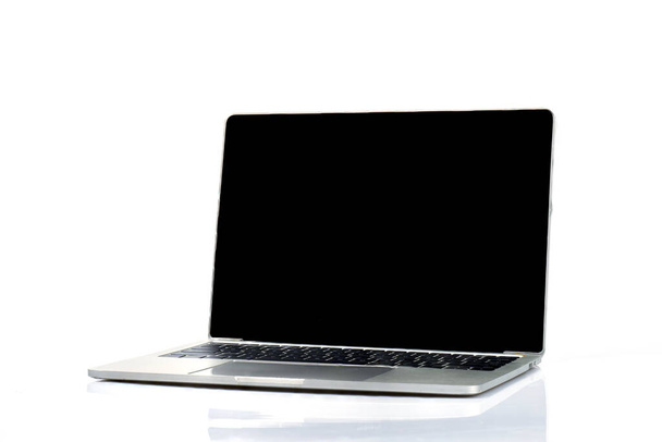 laptop vagy notebook elszigetelt fehér háttér - Fotó, kép
