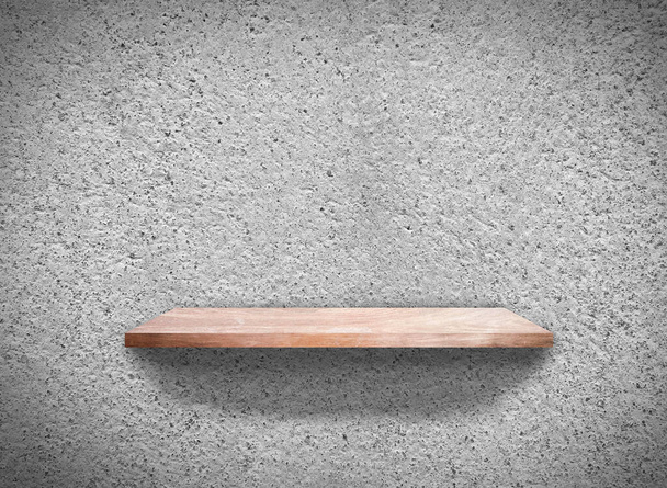 Hardwood hyllyt betoniseinään rakenne minimaalinen Style tausta leikkaamalla polku suunnitteluun
  - Valokuva, kuva