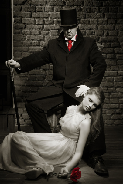 Vampiro y su víctima
 - Foto, Imagen
