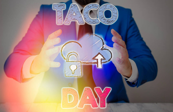 Konceptualny rękopis pokazujący Dzień Taco. Biznes zdjęcie tekst uroczysty dzień, który promuje konsumpcję tacos w nas. - Zdjęcie, obraz