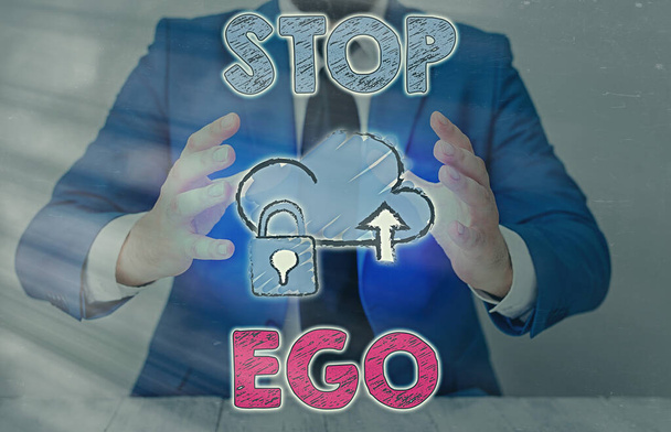 konzeptionelle Handschrift, die Stop-Ego zeigt. Geschäftstexte steuern Ihre Obsession über eine Entscheidung oder ein Ereignis oder irgendetwas. - Foto, Bild