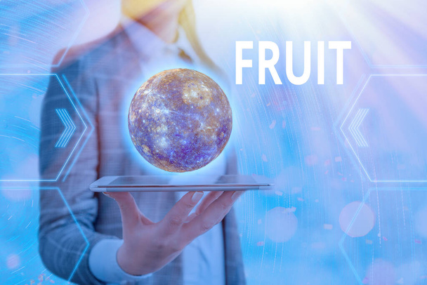 Szövegírás Gyümölcs. Üzleti koncepció egy fa vagy más növény édes és húsos termékéhez, amely e kép NASA által biztosított magelemeit tartalmazza. - Fotó, kép