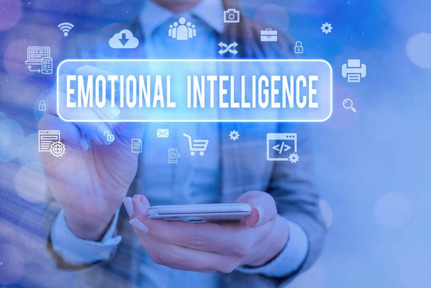 Kézírás szöveg írás érzelmi intelligencia. Koncepció jelentése Ön- és Társadalmi tudatosság Jól kezeli a kapcsolatokat. - Fotó, kép