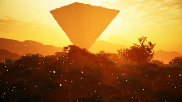 Kopfüber Sci-Fi-Pyramide Fantasy-Szene Sonnenuntergang mit Feuerfliegen 3D-Animation - Filmmaterial, Video
