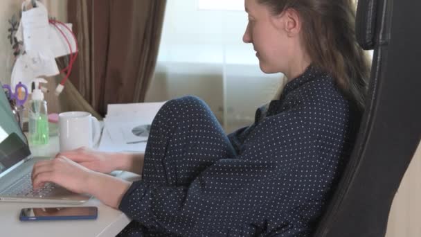 Woman working from home - Séquence, vidéo