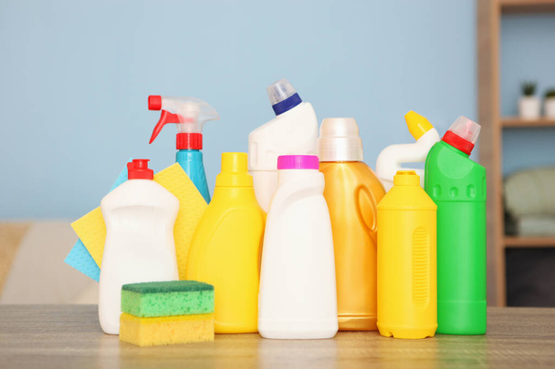 cleaning products on the table in the interior of the room. - Foto, Imagem