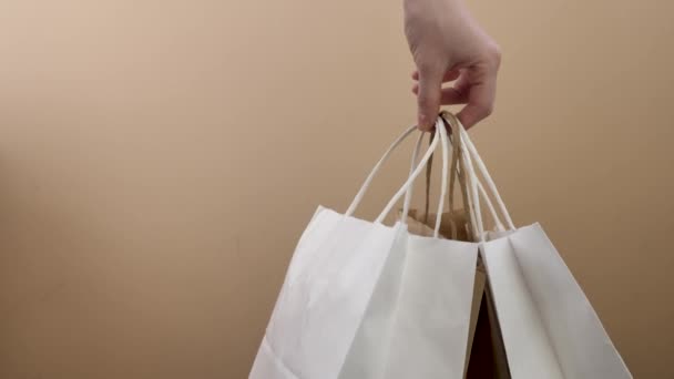 papíralapú ökocsomagban történő szállítás - Felvétel, videó