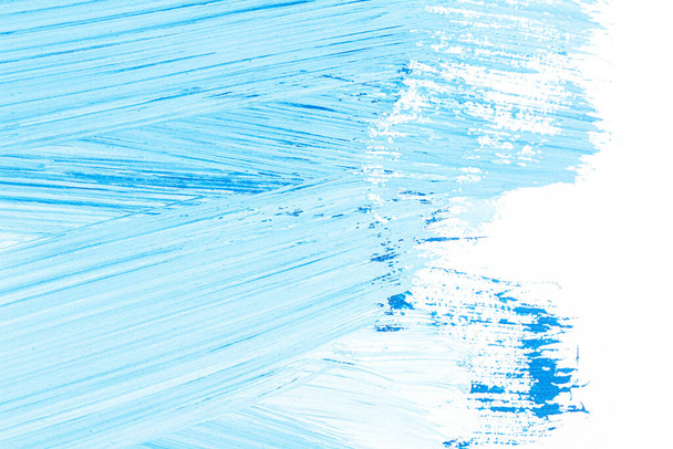 Abstraktní ručně kreslené modré akrylové barvy pozadí. Vyčištěná textura zblízka. - Fotografie, Obrázek