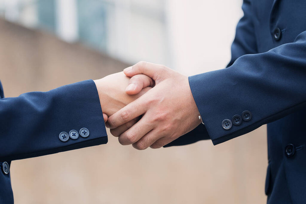 business and office concept - close up businessman shaking hands each other. - Фото, зображення