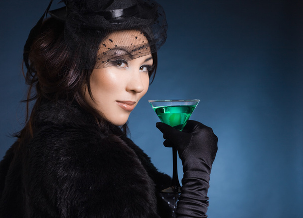 Beautiful woman with glass of cocktail - Fotografie, Obrázek