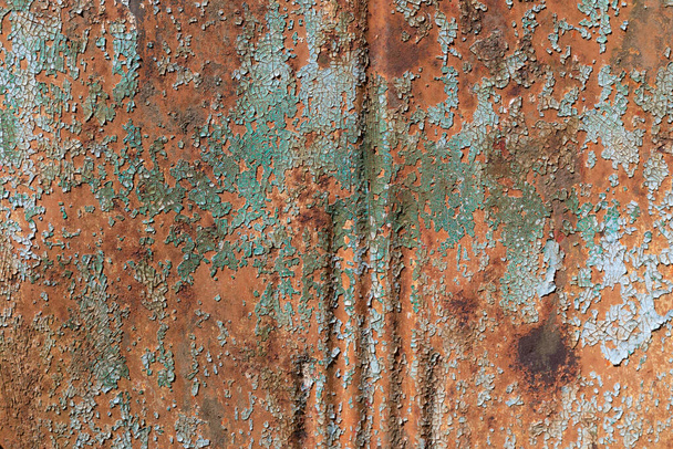 Closeup background of ridged metal with crazed paint and rust texture, copy space, horizontal aspect - Foto, Imagem