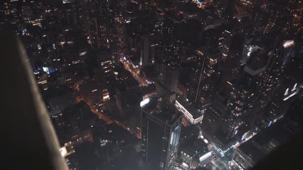 Νέα Υόρκη από ψηλά. Εκπληκτική θέα στη Νέα Υόρκη κατά τη διάρκεια της νύχτας.Κάτοψη της πόλης του Μανχάταν, Νέα Υόρκη τη νύχτα. - Πλάνα, βίντεο