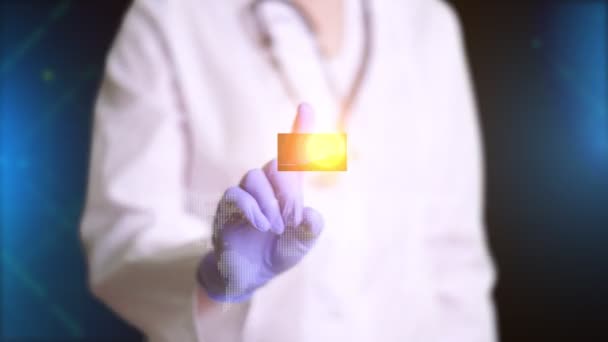 Doktor v modrých lékařských rukavicích představuje hologram města Dubaje v noci. Doktor udělá záběr, dá razítko - karanténu. Zákazy během epidemie koronaviru, - Záběry, video