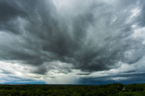 onweersbui hemel Regenwolken - Foto, afbeelding