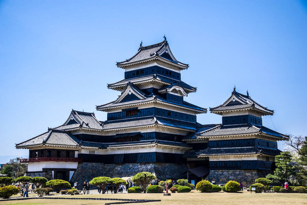 Μνημειακό κάστρο Matsumoto χτισμένο σε παραδοσιακό ιαπωνικό στυλ, Ιαπωνία - Φωτογραφία, εικόνα