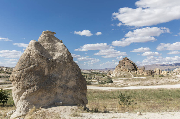 Formazioni di tufo vulcanico nella Cappadocia turca, Nevsehir, Turchia
. - Foto, immagini