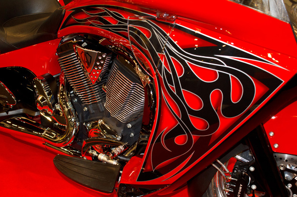 червоний чоппер двигуна
 - Фото, зображення