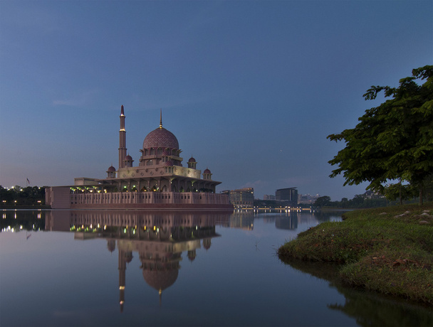 красиві мечеть з nice Синє небо в Путраджая, Малайзія - Фото, зображення