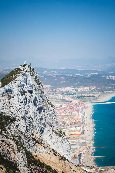 Wide view of the rocks of gibraltar from the observation deck - Foto, immagini
