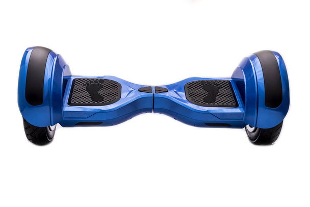 Önegyensúlyozó kétkerekű tábla vagy légpárnás robogó fehér háttérrel. Giroboard: kék giroboard fehér alapon. - Fotó, kép