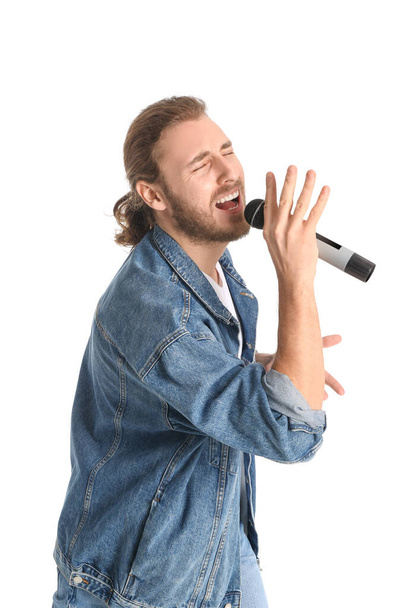 Молодой певец на белом фоне
 - Фото, изображение