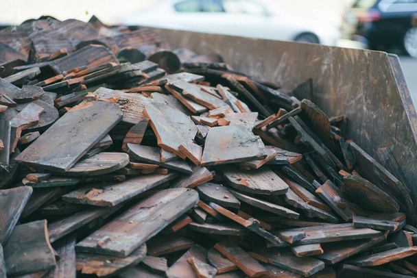 A closeup shot of broken rubbish clay for recycling - Foto, Bild