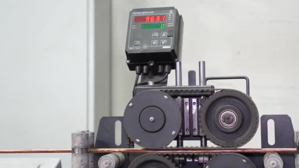 fabricación de cables en una fábrica de cables
 - Imágenes, Vídeo
