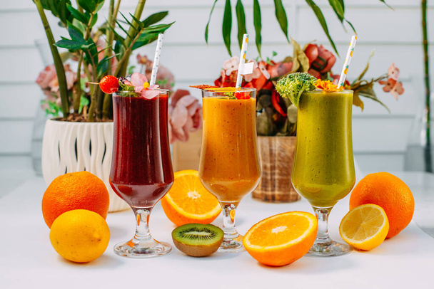 freshly smoothie with fruits and vegetables, healthy eating - Фото, зображення