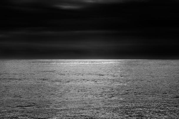 csillogó tenger horizon - Fotó, kép