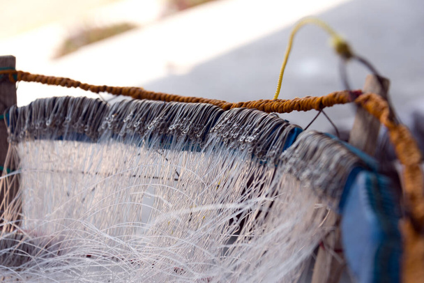 Korb mit Haken und Leinen für nachhaltige Nilbarschfischerei am Viktoriasee, Tansania - Foto, Bild
