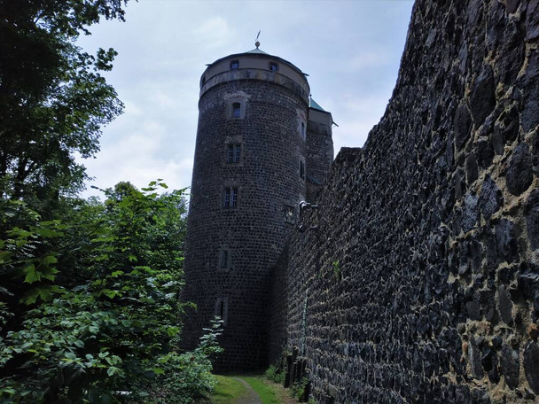 Ancien mur et tour du château de Stolpen, Suisse saxonne, Allemagne
 - Photo, image