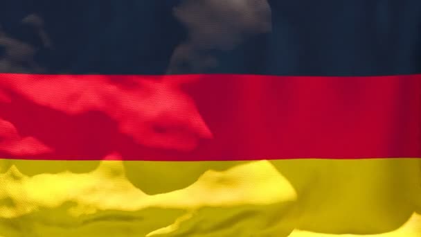 Německá národní vlajka se vznáší ve větru - Záběry, video