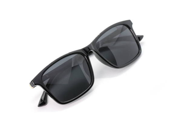 Bild der modernen modischen Sonnenbrille isoliert auf weißem Hintergrund, Brille. - Foto, Bild
