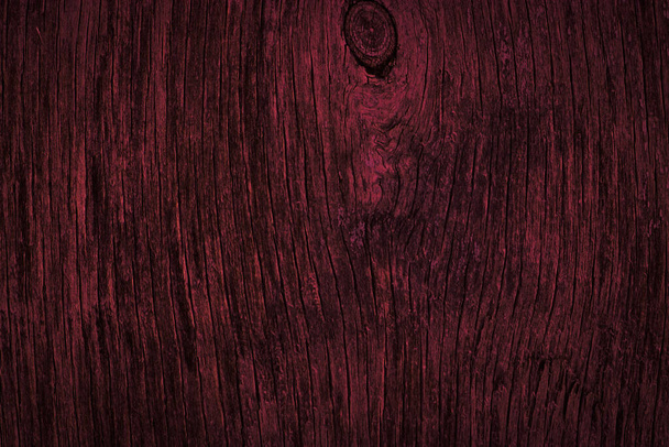 Темная бургундская текстура дерева. Текстура старой сушеной фанеры. Красное дерево фон для дизайна
. - Фото, изображение