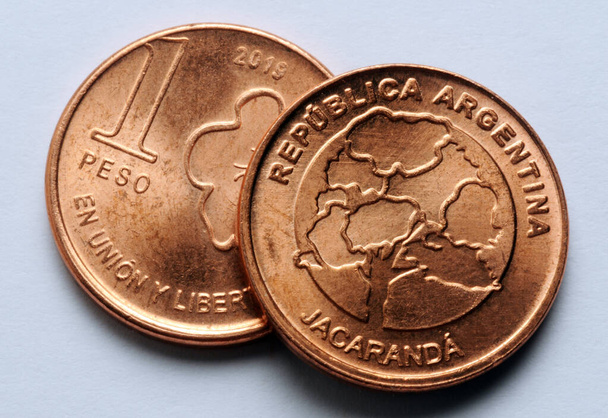 Монети аргентинських песо - Фото, зображення