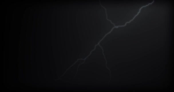 Uderzenia pioruna na czarnym tle z realistycznym odbiciem wideo - Materiał filmowy, wideo
