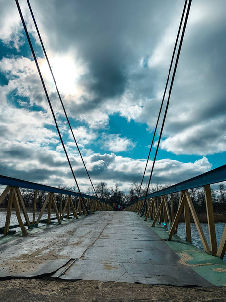 trajektový most lana nebe mraky - Fotografie, Obrázek